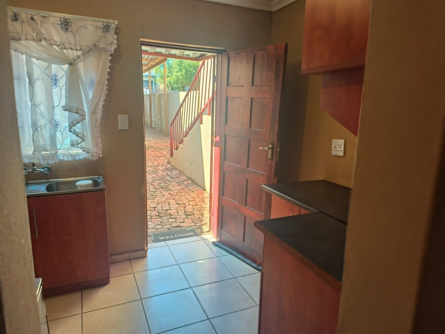 To Let 1 Bedroom Property for Rent in Promosa North West